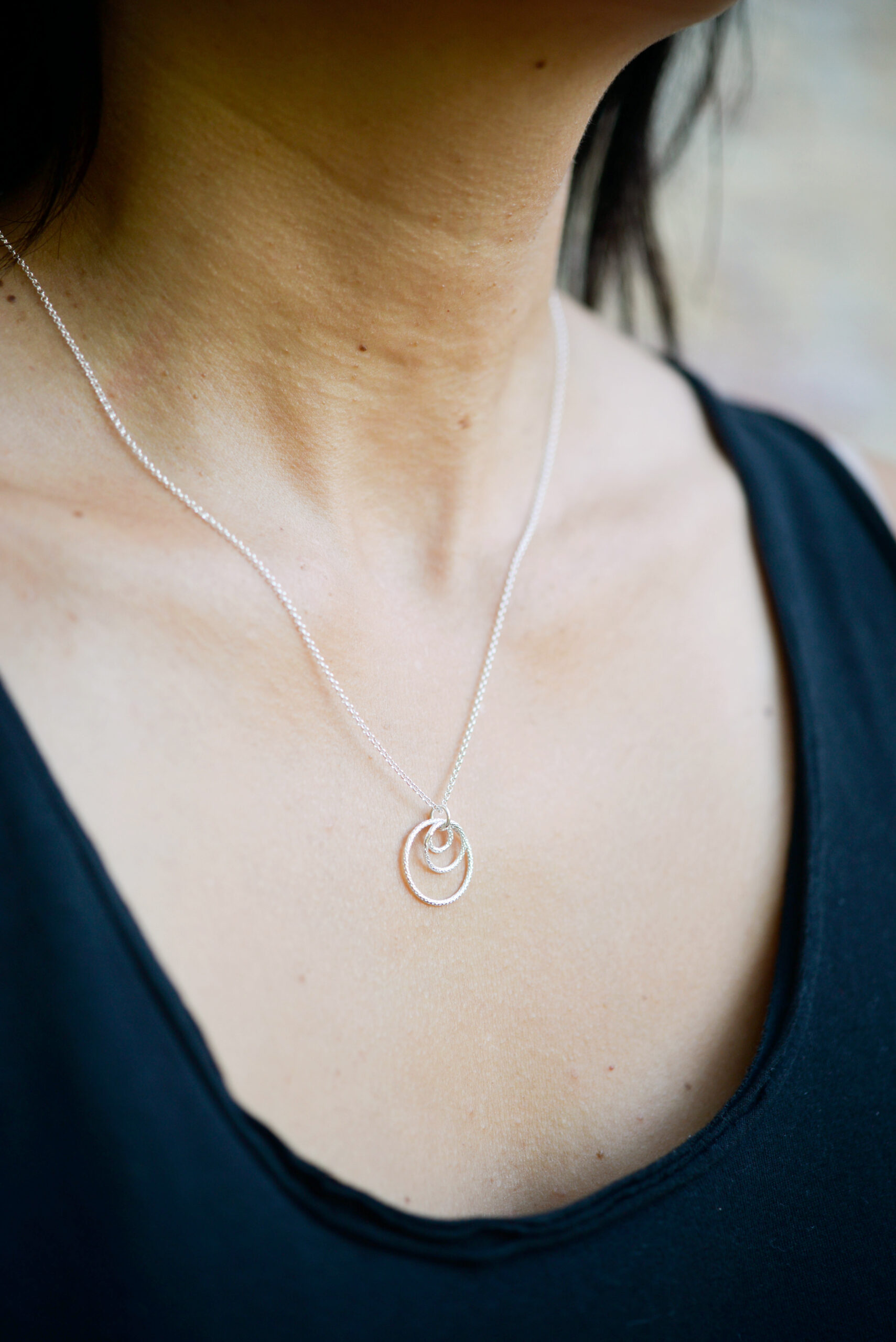 3 Sisters Necklace - Image 2