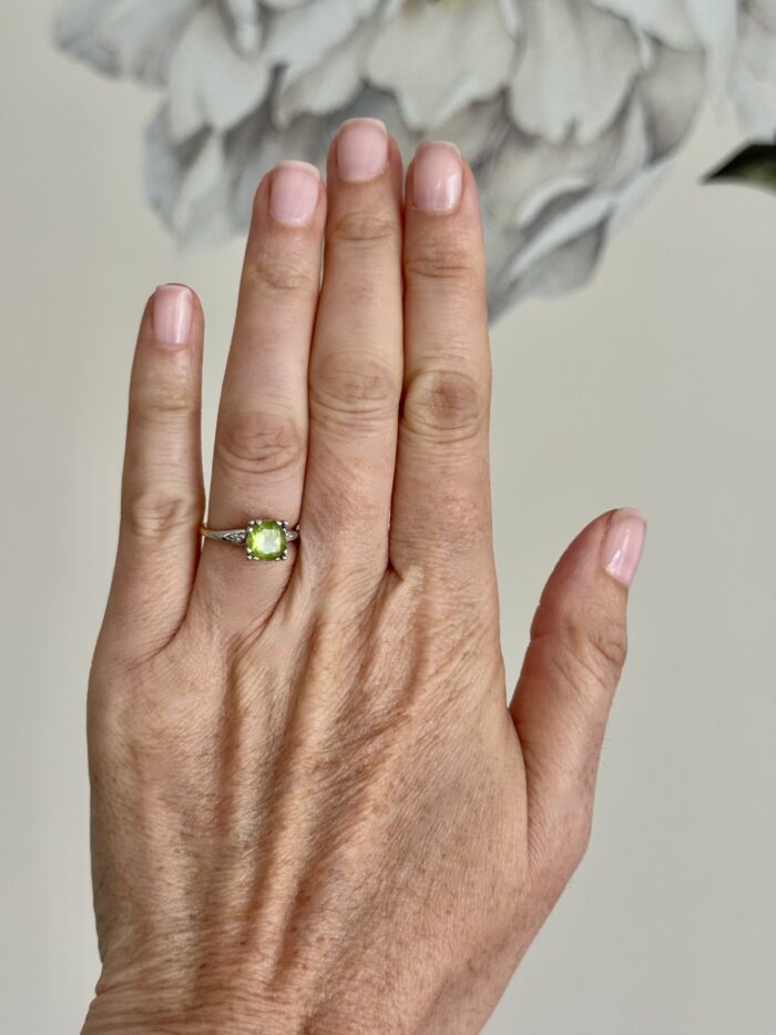 Vintage Peridot Art Deco Ring - Image 2